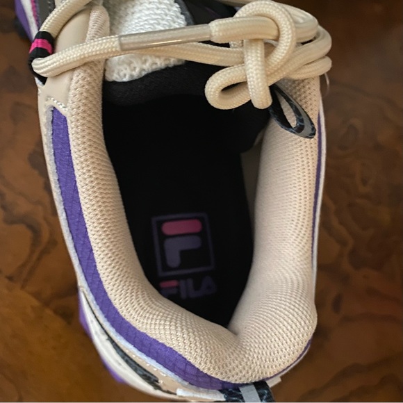 Fila Oakmont TR Women’s Purple, Pink and Beige Sneakers - Picture 9 of 10